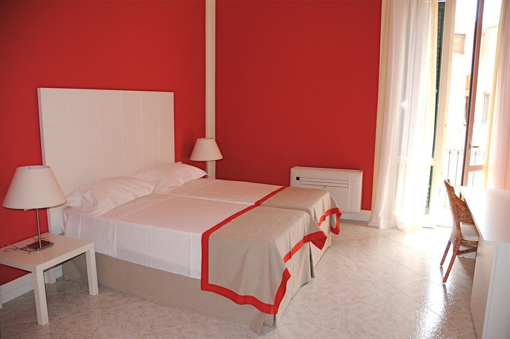 Albachiara Suite Rooms - City Center Trapani Værelse billede